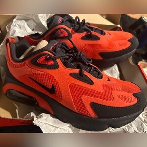New Nike Air Max 200 Habanero Red Oil Grey Size.9 Mens AQ2568-600
